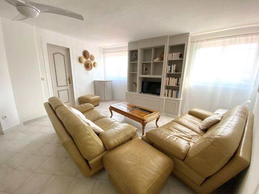 A Louer Haut De Villa 4 Pieces A Sainte-Maxime Golfe De St-Tropez Екстериор снимка