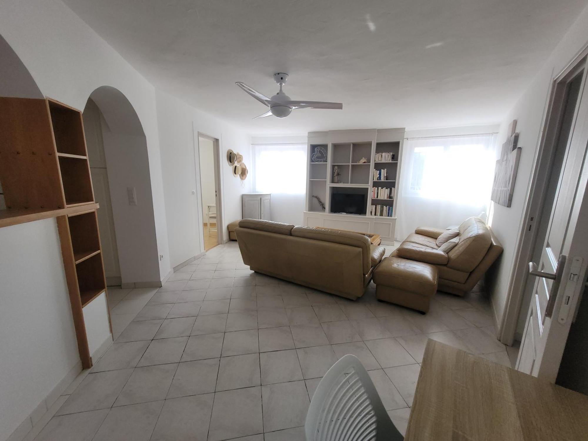 A Louer Haut De Villa 4 Pieces A Sainte-Maxime Golfe De St-Tropez Екстериор снимка